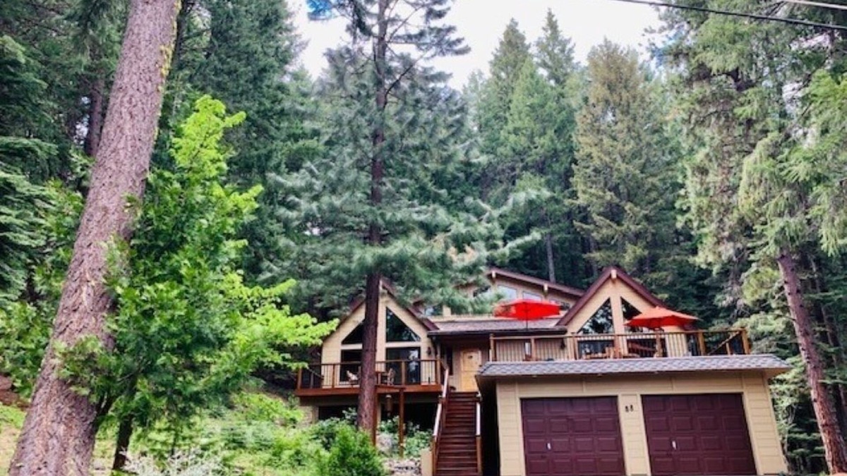 Graeagle House | Graeagle house in the trees perfect location with bonus game room!