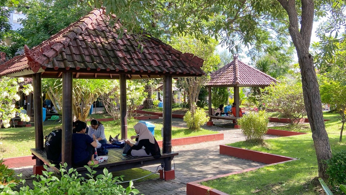 Surabaya Hotel | Graha Widya Bhakti at STIESIA Surabaya