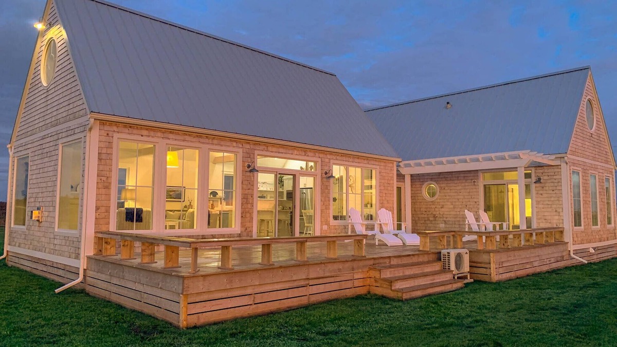 Sea View House | Graham's Reef - NEW, Ocean views, 2min walk to beautiful beach, AC