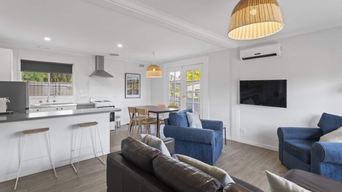 Ararat Apartment | Grampians Getaway with Your Furry Best Friend