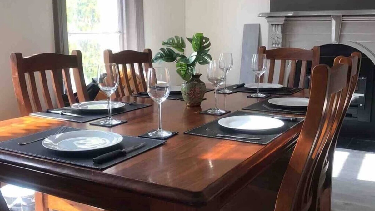 Stawell Apartment | Grampians Views Getaway★Heart of Stawell★CBD★Wifi★Netflix★Parking