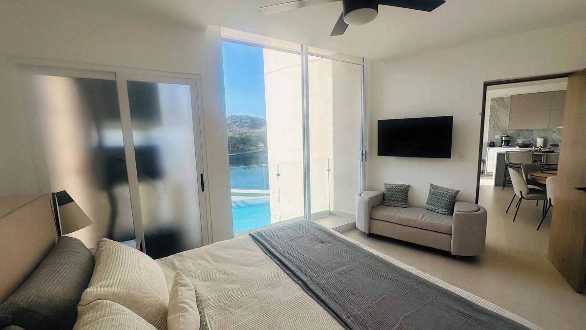 Campeche Apartment | Grand Suite Style Vacation Apartment With Pool and Lake View