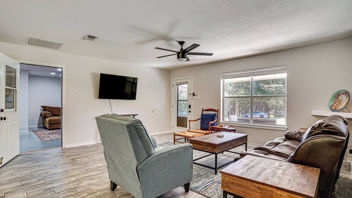Granbury Cottage | Granbury Cottage, Steps to Lake & Dock!