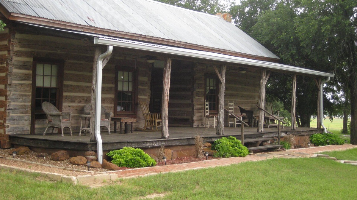 Granbury Cabin | Granbury Log Cabin - West Cabin - Two seperate cabins under one roof