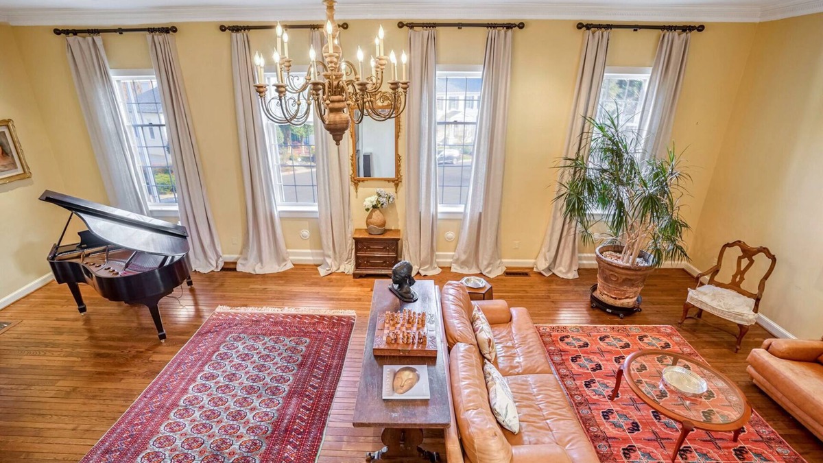 Foxhall Crescent House | Grand 5200 sf Home, Wesley Heights, 5BR 4.5BA