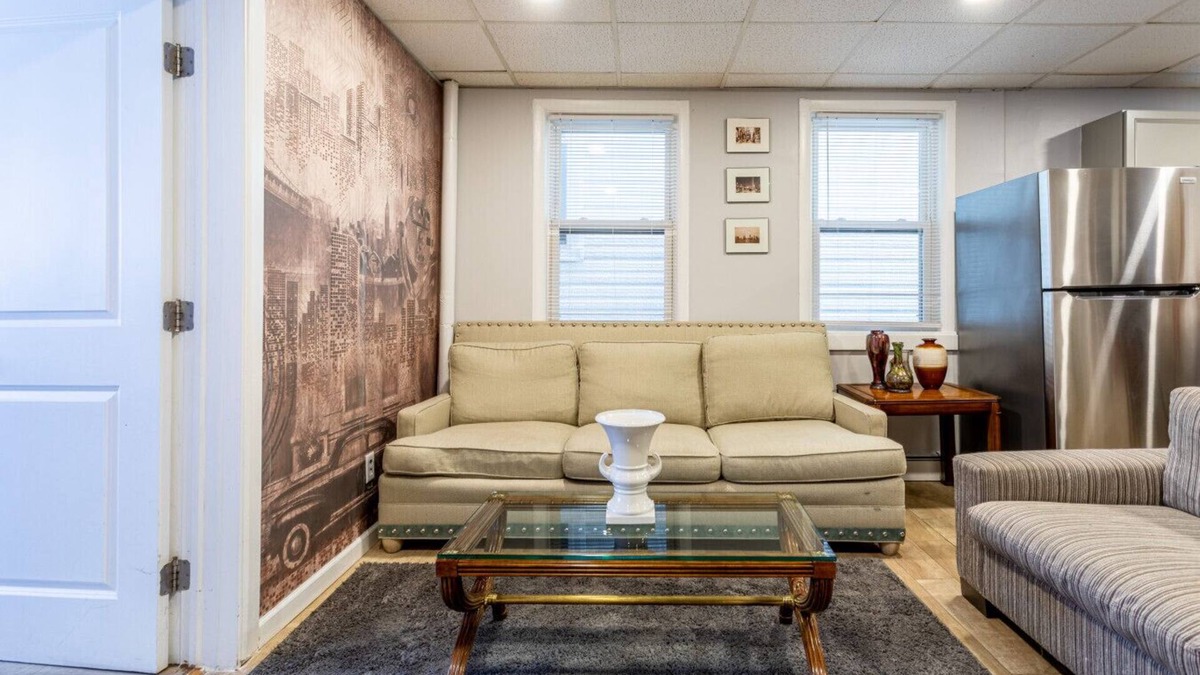 Constable Hook House | Grand 9BR (25 Beds) | NYC Access + Free Parking