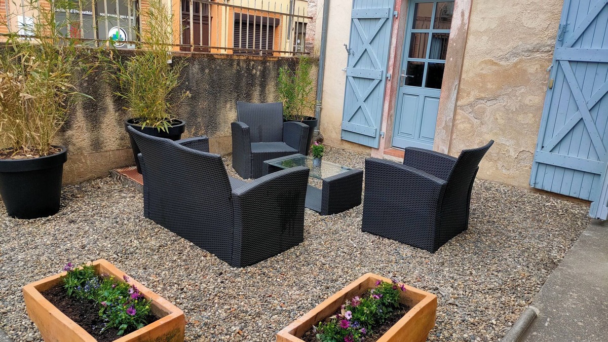 Moissac Apartment | Grand Appartement Avec Cour, Idéal Pour les Familles. Animaux Acceptés !