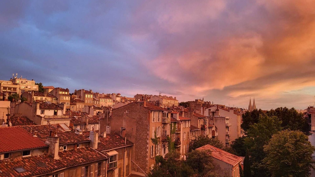 Saint-Charles Apartment | Grand Appartement Calme en Plein Cœur de Marseille