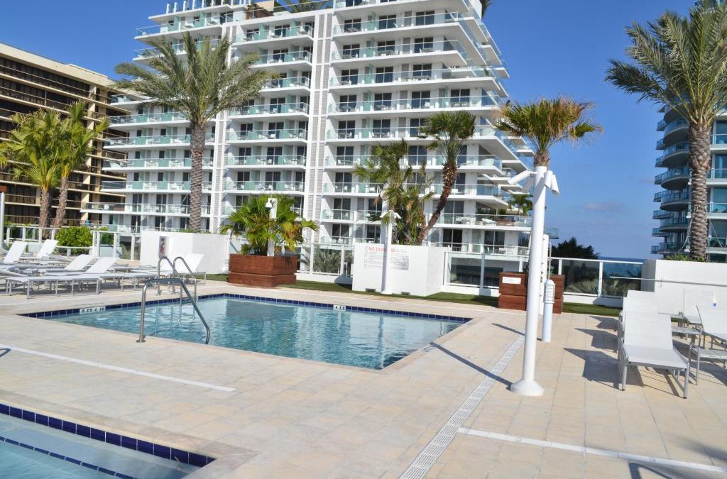 Surfside Hotel | Grand Beach Hotel Surfside West