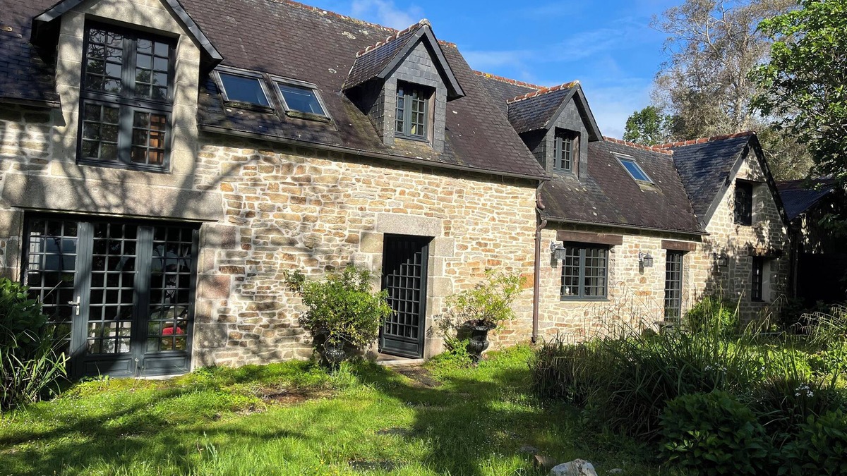 Ploneour-Lanvern Cottage | Grand Cottage-Near Benodet-Heated Pool