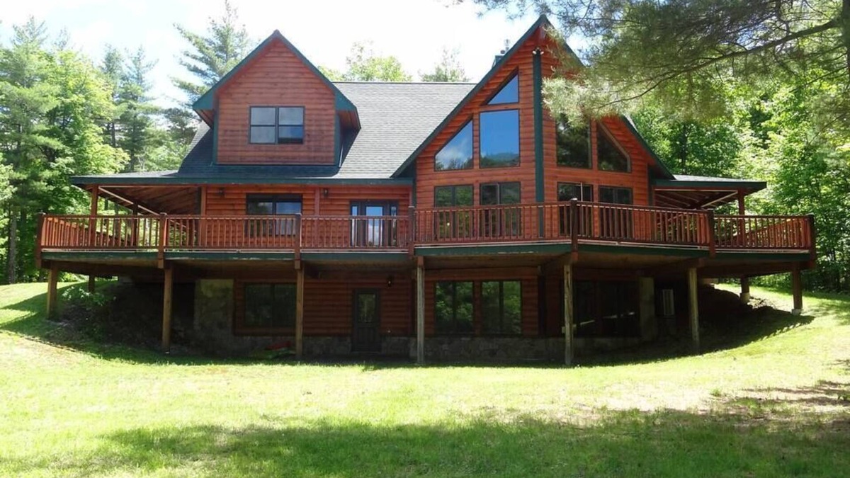 Jay House | Grand Ebs View Lodge, Ultimate Log Luxury, Stunning Views, Hot Tub & Sauna, EV Charger, 3D Tour