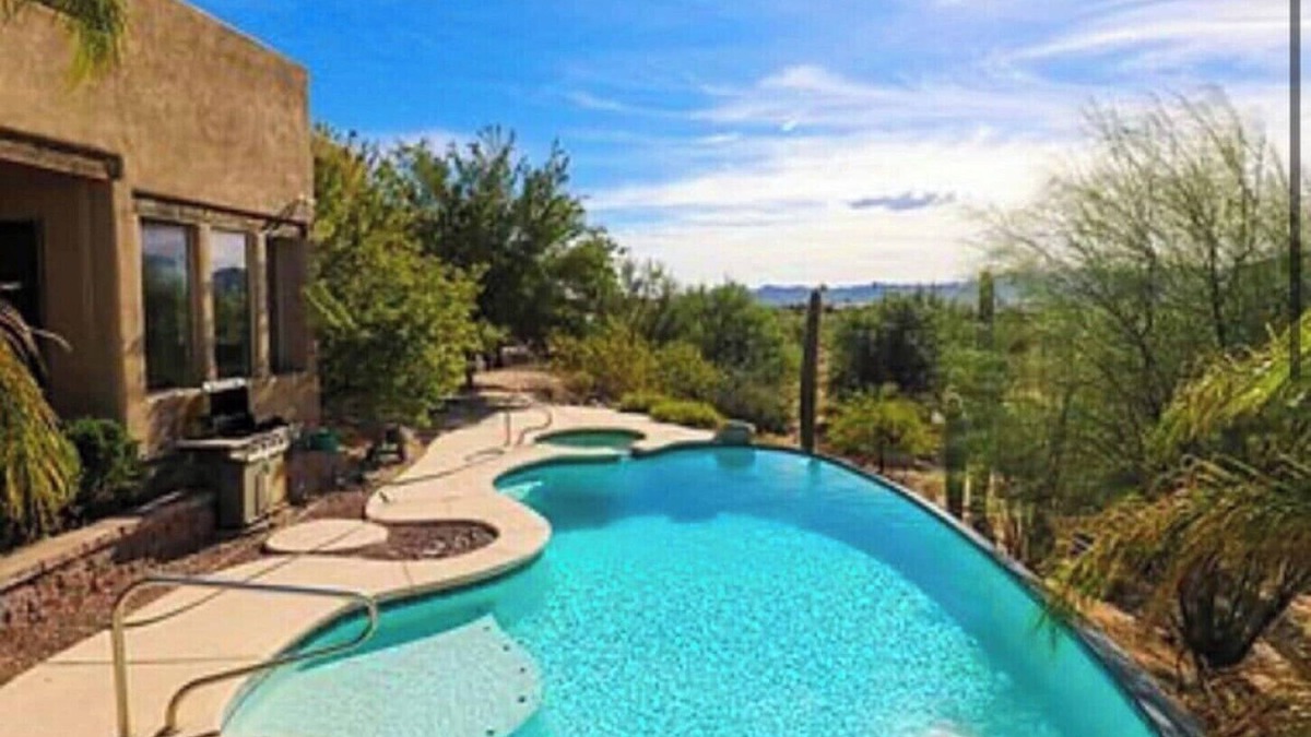 Casas Adobes House | Grand estate, salt pool and spa, spacious privacy, sweeping views