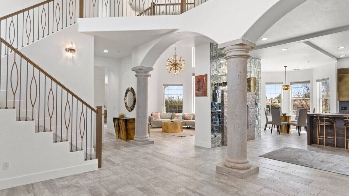 Fountain Hills House | Grand Fountain Hills Home W/Pool!