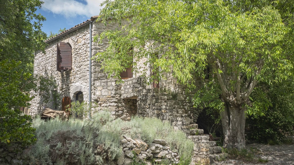 Vogue Other | Grand Gîte 12/13 Pers Piscine Privée Tennis Sud Ardèche au Domaine Saint Cerice