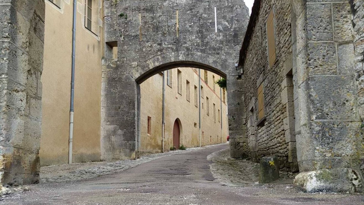 Flavigny-sur-Ozerain House | Grand Gîte de Caractère
