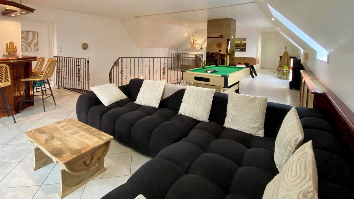 Huisnes-sur-Mer House | Grand Gîte sleeps 14 with view of Mont Saint Michel