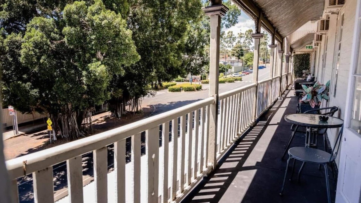 Mount Morgan Hotel | Grand Hotel Mt Morgan