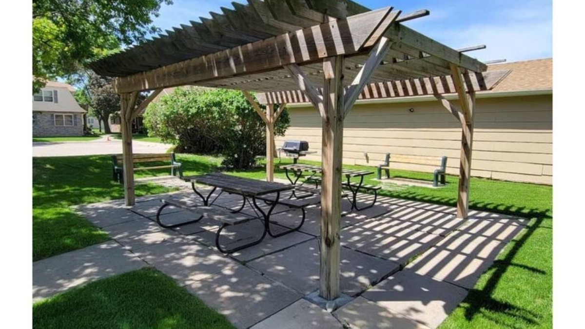 Grand Island Condo | Grand Island Northside Condo 1B 1 Sofa bed W/D