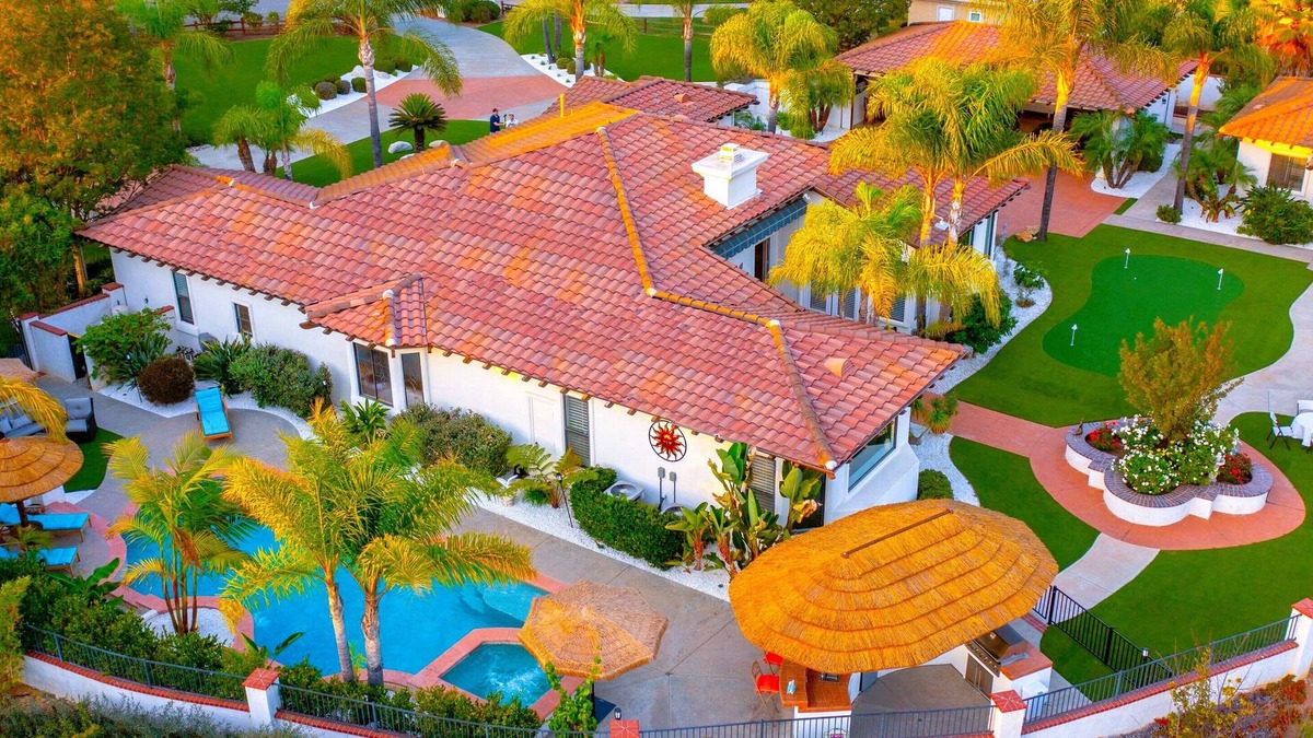 Fallbrook Villa | Grand Lux II - Luxury Resort Pool Villa - Close to Wineries, Beaches, Temecula