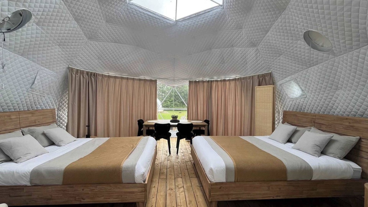 Miller Lake House | Grand Luxe Geodome Glamping with 2 Queen beds East