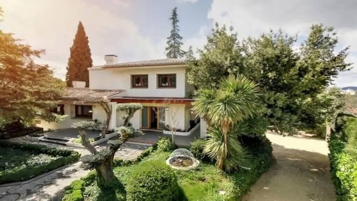 Albolote House | Grand Luxury Villa w/Pool and Hottub nearby Granada