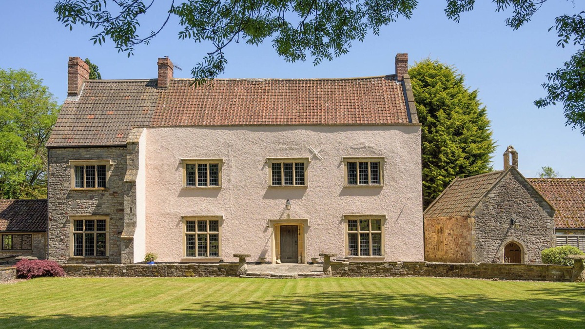 Barrow Gurney House | Grand Manor House In Bristol & Parking For Groups - Simply Check In