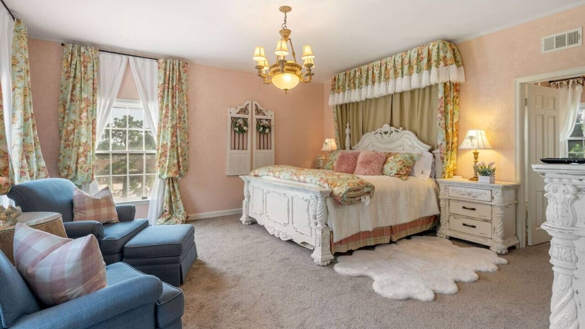 Fort Smith Apartment | Grand Mansion-Blushing Rose