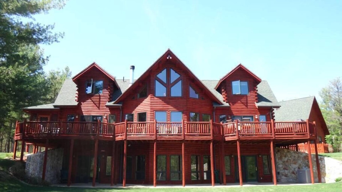 Wilmington House | Grand Meadows Lodge, Ultimate Log Luxury, Stunning Views, Hot Tub & Sauna, EV Charger, 3D Tour