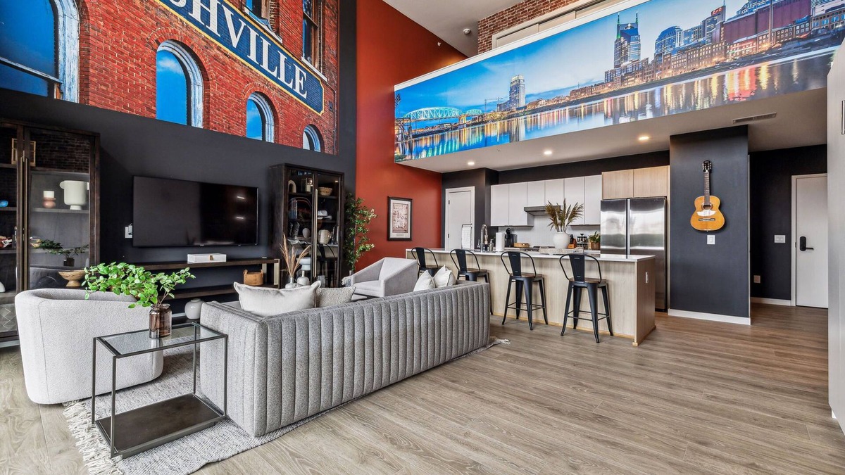 Downtown Nashville Condo | Grand Ole Nashville Downtown- Walk to Broadway with Pool, Gym, Parking