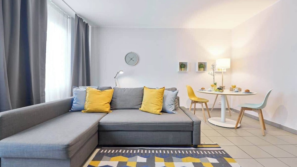 Lower Town Apartment | Grand Place Central Gem 4