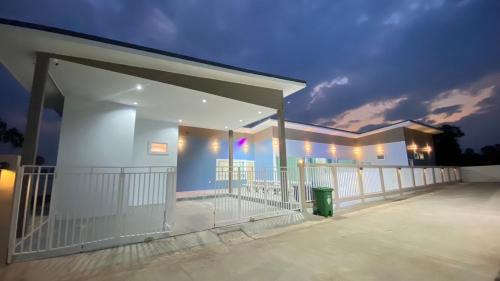 Khon Kaen Villa | Grand Pool Villa Khonkaen เขื่อนอุบลรัตน์