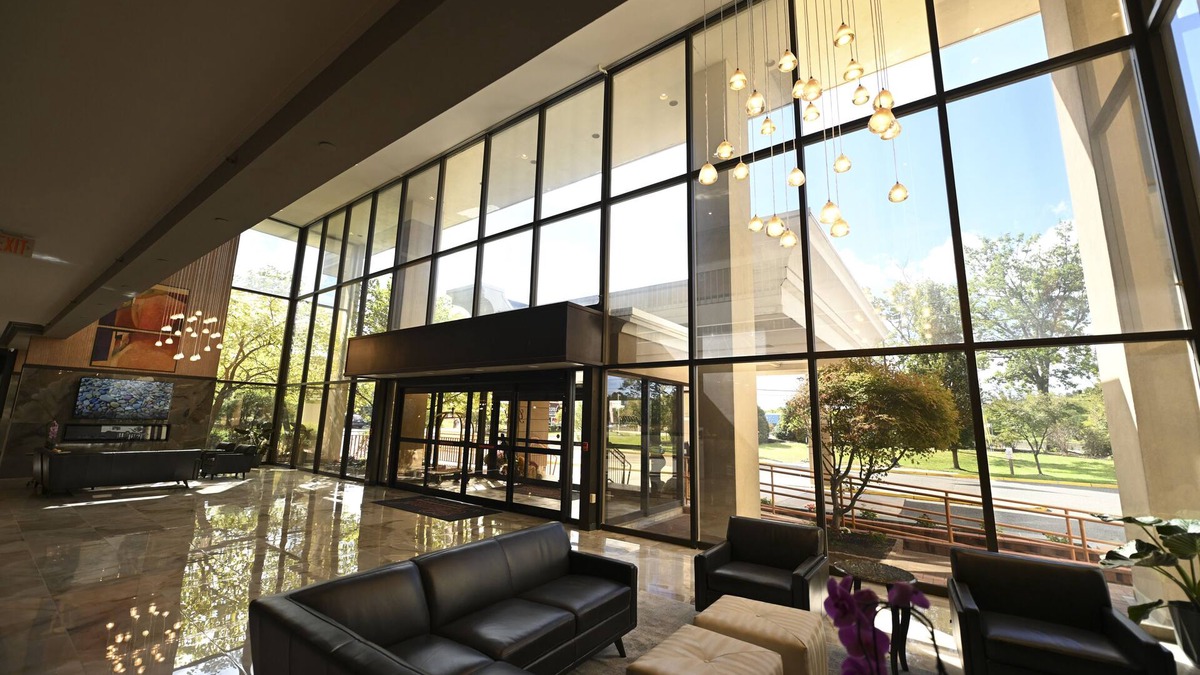 Mount Laurel Hotel | Grand Resort Hotel - Mt Laurel - Philadelphia