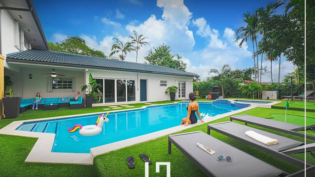 Palmetto Estates House | Grand Retreat: Jacuzzi, Pool, Games, BB Court, Jacuzzi,