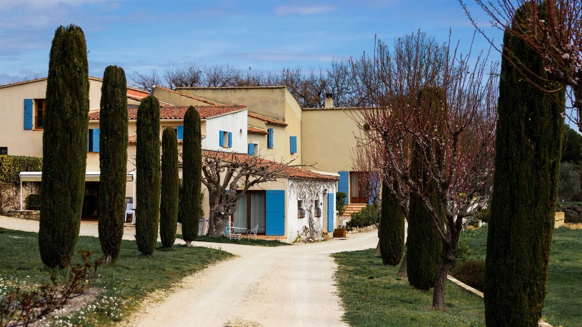 Peypin-d'Aigues Apartment | Grand Studio 45 m2 with swimming pool Luberon