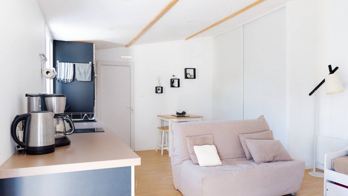 Port-Saint-Pere Apartment | GRAND STUDIO