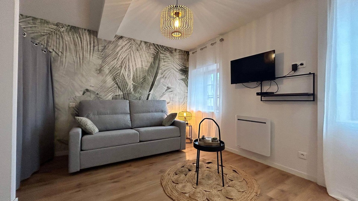 Labruguiere Apartment | Grand Studio Rénové au Cœur de Labruguiere Équipé de la Fibre
