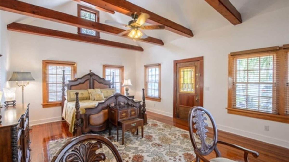 Stuart Apartment | GRAND SUITE AT OLD COLORADO INN