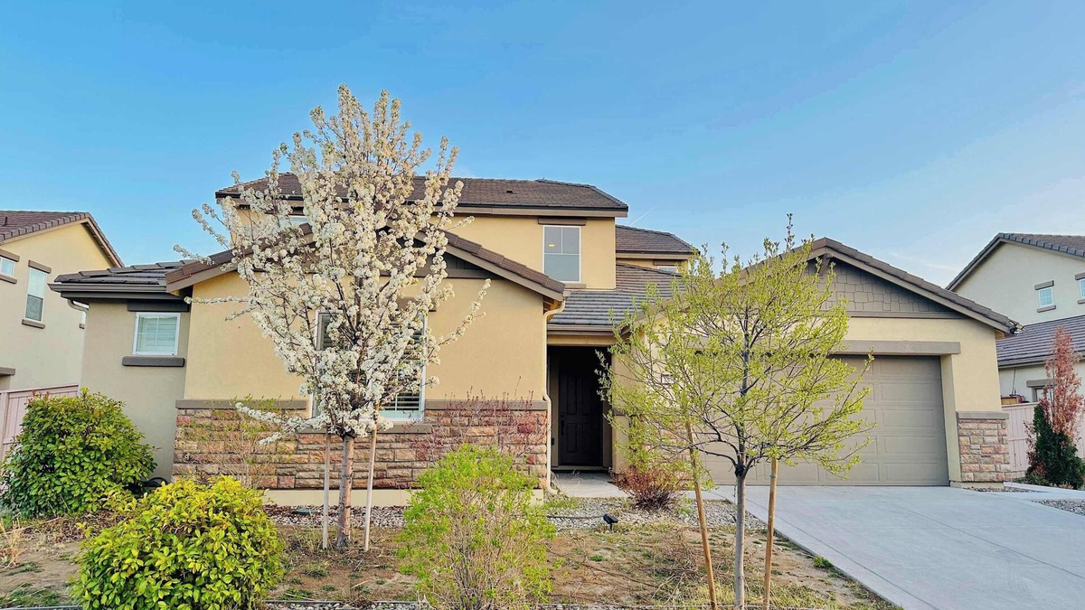 Reno House | Grand Sunlit Haven,Sleeps 12