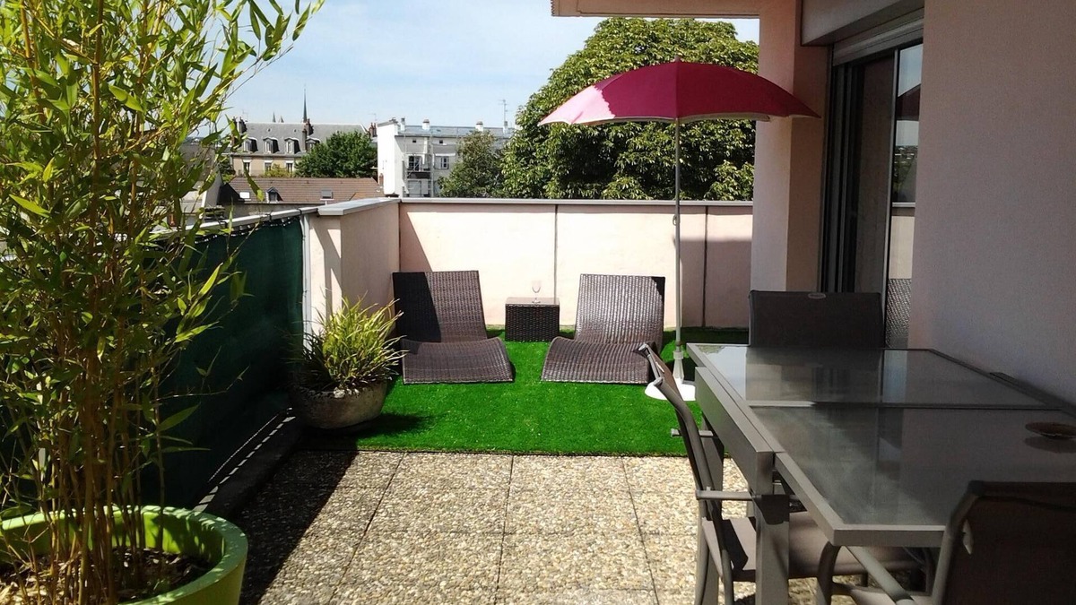 Faubourg Sud Apartment | Grand T2 55m² + 34m² terrace in the city center with exceptional views