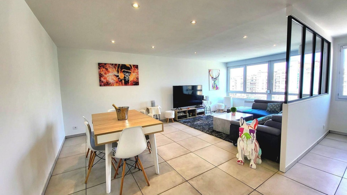 Charpennes - Charmettes Apartment | Grand t2 Lumineux Avec Place de Parking Privative
