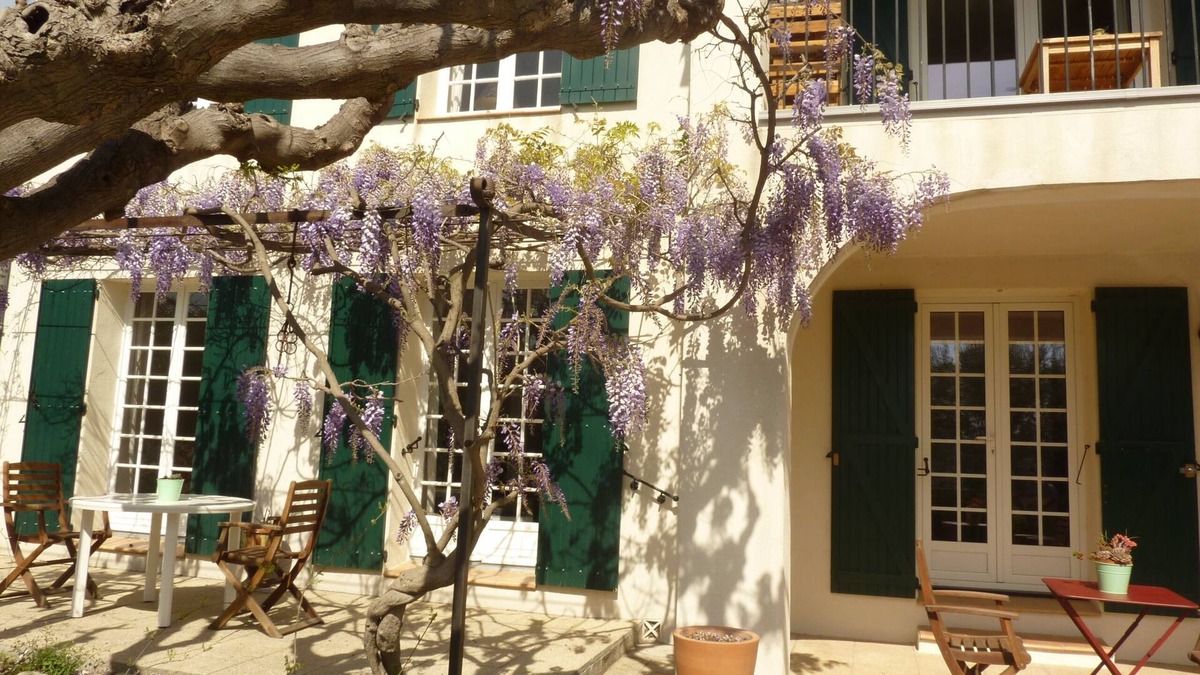 Eoures House | Grand T2 Rez de Jardin Dans Villa Marseille à la Campagne et au Calme