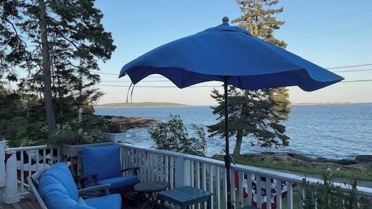 Port Clyde House | Grand View: Oceanfront Elegance in Port Clyde