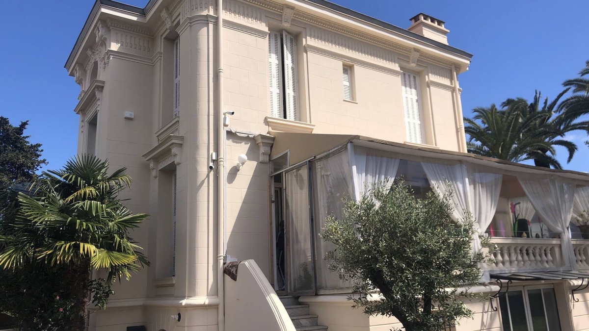 Fabron House | Grand Villa with park near the seaside