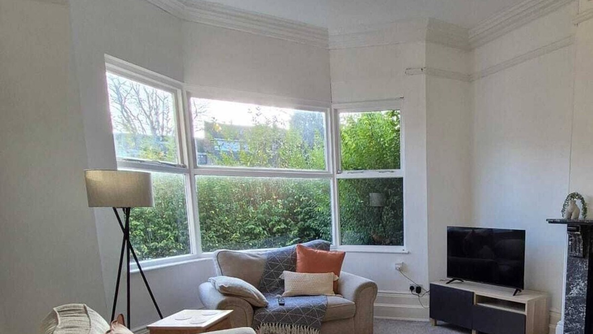 Welford House | Grand Vintage Home with Sauna & Style
