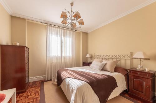 San Adrian Apartment | Grande luminoso, garaje, Bilbao Arena, Casco Viejo