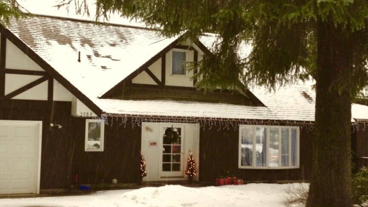 Mendenhaven House | Grandma's House - Large Home - DISCOUNT ON TOURS!