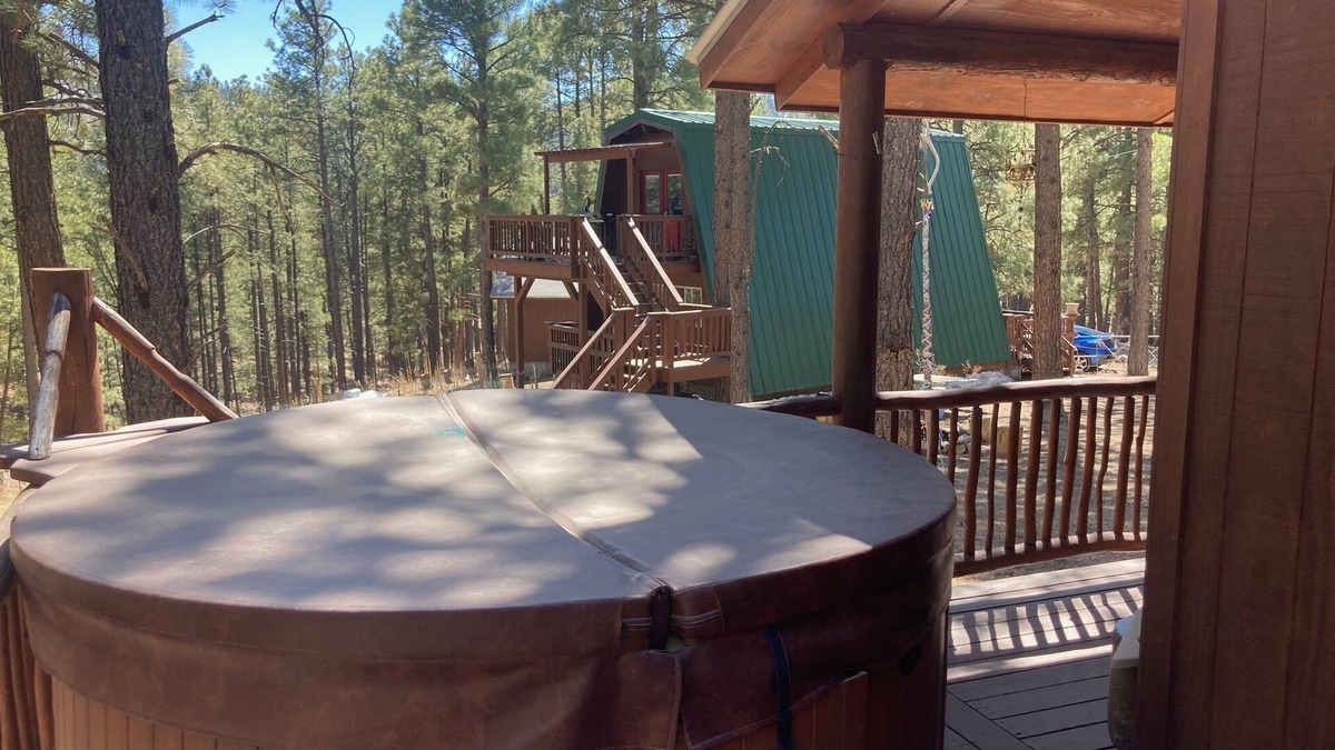 Jemez Springs Cabin | Grandmas Groovy Getaway
