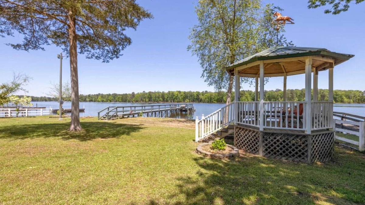 Prosperity House | Grandpa's House | 2 Kayaks | Sleeps 6