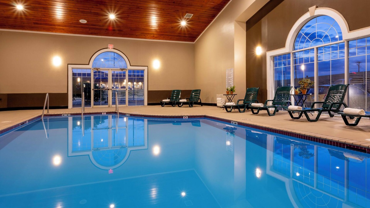 Waunakee Hotel | GrandStay Hotel & Suites - Waunakee