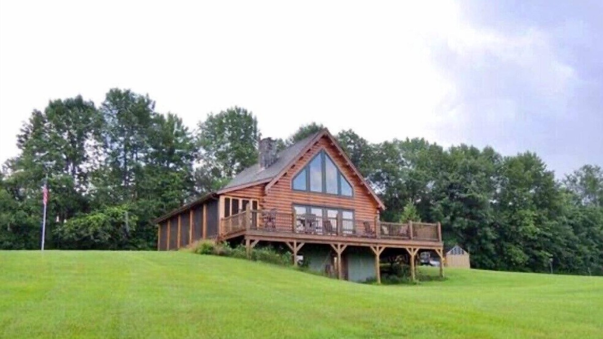 Coventry House | Grandview Chalet in Northeast Kingdom, Access to VAST & VASA Trails on Site